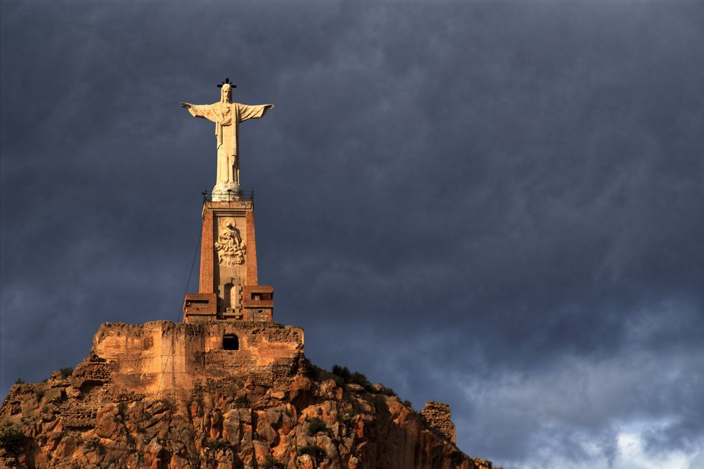 A cidade de Murcia, na Espanha, onde a pesquisa foi realizada, possui um Cristo semelhante ao do Rio.