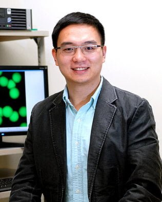 O cientista Zhen Gu, da Universidade da Carolina do Norte, é um dos principais autores do estudo com a "esponja inteligente".